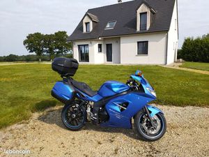 TRIUMPH 1050 SPRINT ST