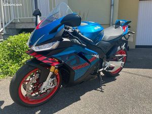 APRILIA RSV4