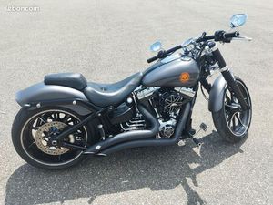 HARLEY DAVIDSON BREAKOUT 2016