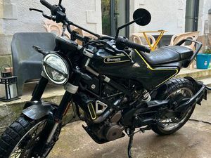 HUSQVARNA SVARTPILEN 401 2018