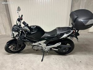 SUZUKI SFV 650 GLADIUS (2011) NOIR