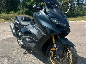 YAMAHA TMAX 560 TECHMAX – DARK PETROL