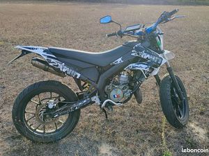 MOTO 50 CC DERBI