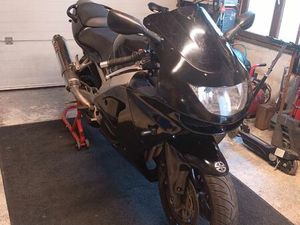 ÉCHANGE CONTRE VOITURE