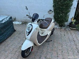SCOOTER SYM MIO 50