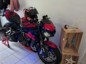 STREET TRIPLE FULL ÉQUIPÉ