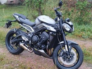 STREET TRIPLE R