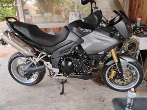 TRIUMPH TIGER 1050 SE ABS