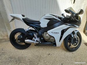 HONDA CBR 1000 RR FIREBLADE