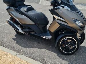 SCOOTER METROPOLIS SW 400