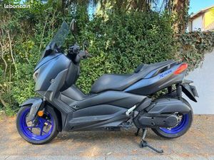 SCOOTER X-MAX 125