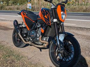 KTM DUKE 690 TRÈS BIEN ÉQUIPÉE