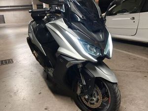 KYMCO AK 550