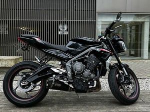 TRIUMPH - STREET TRIPLE 765R