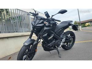 YAMAHA MT 125 – PREMIÈRE MAIN