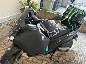 APRILIA SXR 50 CC AVEC EQUIPMENT