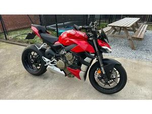 ② DUCATI STREETFIGHTER V4