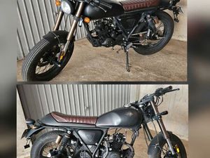 MOTO ARCHIVE MOTORCYCLE AM-80 CAFE-RACER 50 CC