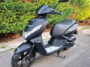 SCOOTER PEUGEOT KISBEE 50 CC 4T BLACK EDITION – TRÈS BON ÉTAT