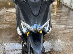 À VENDRE T MAX 530 SX