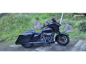 STREET GLIDE SPÉCIAL FULL BLACK