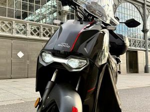 SCOOTER ÉLECTRIQUE SUPER SOCO CPX (QUASI NEUF)