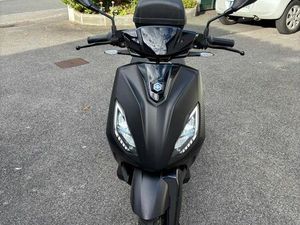 PIAGGIO 1 ÉLECTRIQUE 45 CM³ – EXCELLENT ÉTAT + TOPCASE