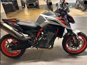 KTM 890 DUKE R 2021 TECH PACK & AKRAPOVICH