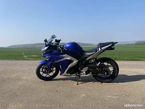 YAMAHA R3