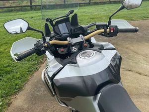 / AFRICA TWIN, LIVR POSSIBLE*