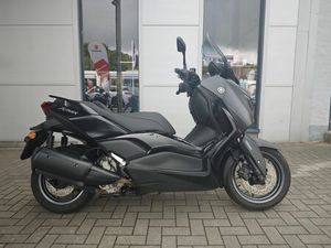 YAMAHA X-MAX 300 TECHMAX MIT FRISCHER INSPEKTION