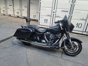 HARLEY DAVIDSON STREET GLIDE 107 CANTON TESSIN -
