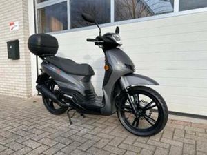 NETTE OEUGEOT `TWEET RS BROMSCOOTER. 45KM. 4T. GROTE WIELEN! — SCOOTERS | PEUGEOT — MARKTPLAATS