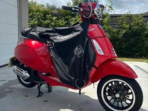 ② VESPA SPRINT 125