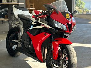 HONDA CBR 600RR →