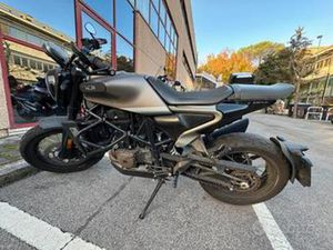 2021 HUSQVARNA SVARTPILEN 701 DIVERTENTISSIMA