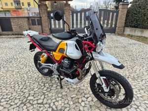 MOTO GUZZI V85TT EURO 5 EVOCATIVE GRAPHICS