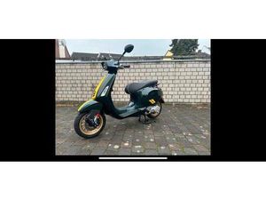 VESPA SPRINT 50 4 T RACING SIXTIES GRÜN WINTERPREIS
