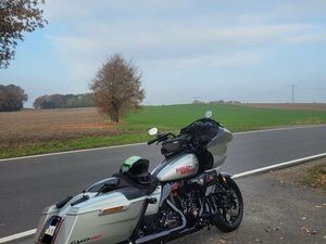 HARLEY-DAVIDSON CVO ROAD GLIDE ST FLTRXSTSE