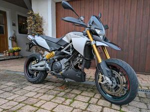 APRILIA DORSODURO 1200 MIT VIEL ZUBEHÖR