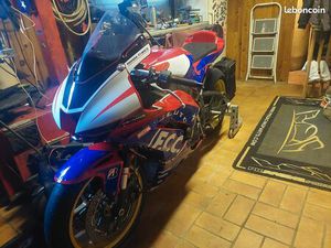 HONDA CBR 1000RR