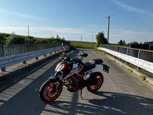 KTM DUKE 390
