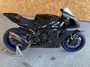 YAMAHA R1 FÜR RENNSTRECKE CANTON SCHAFFHOUSE -