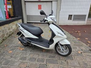 PIAGGIO FLY 50 2017 50 CM3 | SCOOTER | 13 090 KM | BLANC | 92130 ISSY LES MOULINEAUX