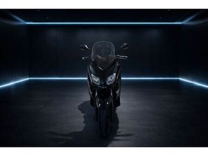 YAMAHA X-MAX 250 ABS