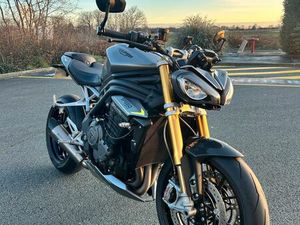 TRIUMPH SPEED TRIPLE 1200RS
