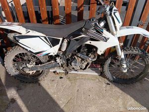 MOTO CROSS XMOTOR 250 CM³