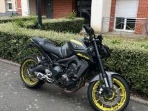 MOTO YAMAHA MT-09