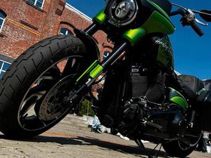 HARLEY DAVIDSON SOFTAIL SPORT GLIDE 2023 *EINZELSTÜCK*