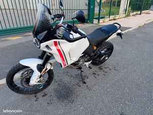 DUCATI DESERT X